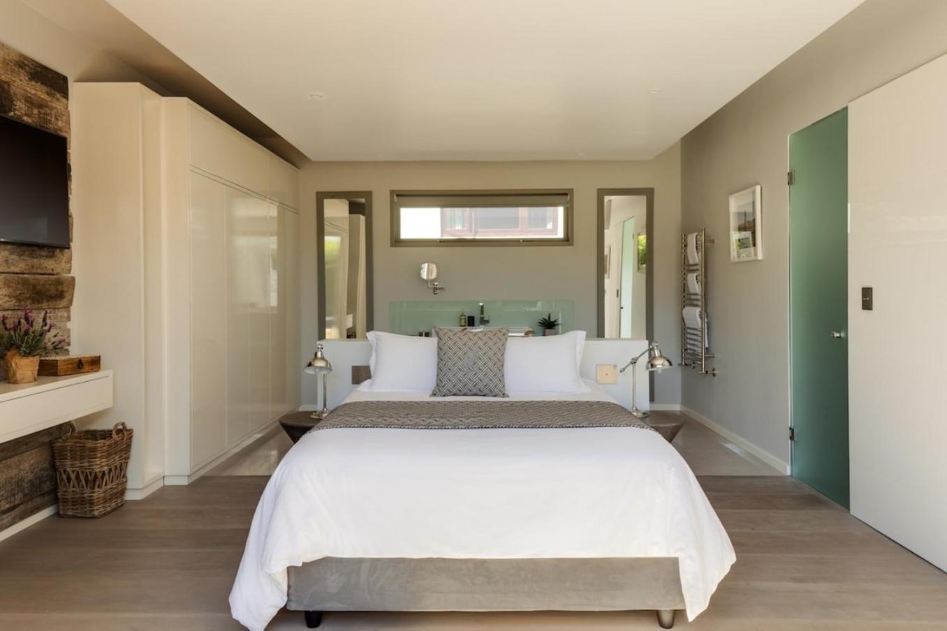 Element House - Contemporary And Upmarket Cape Town