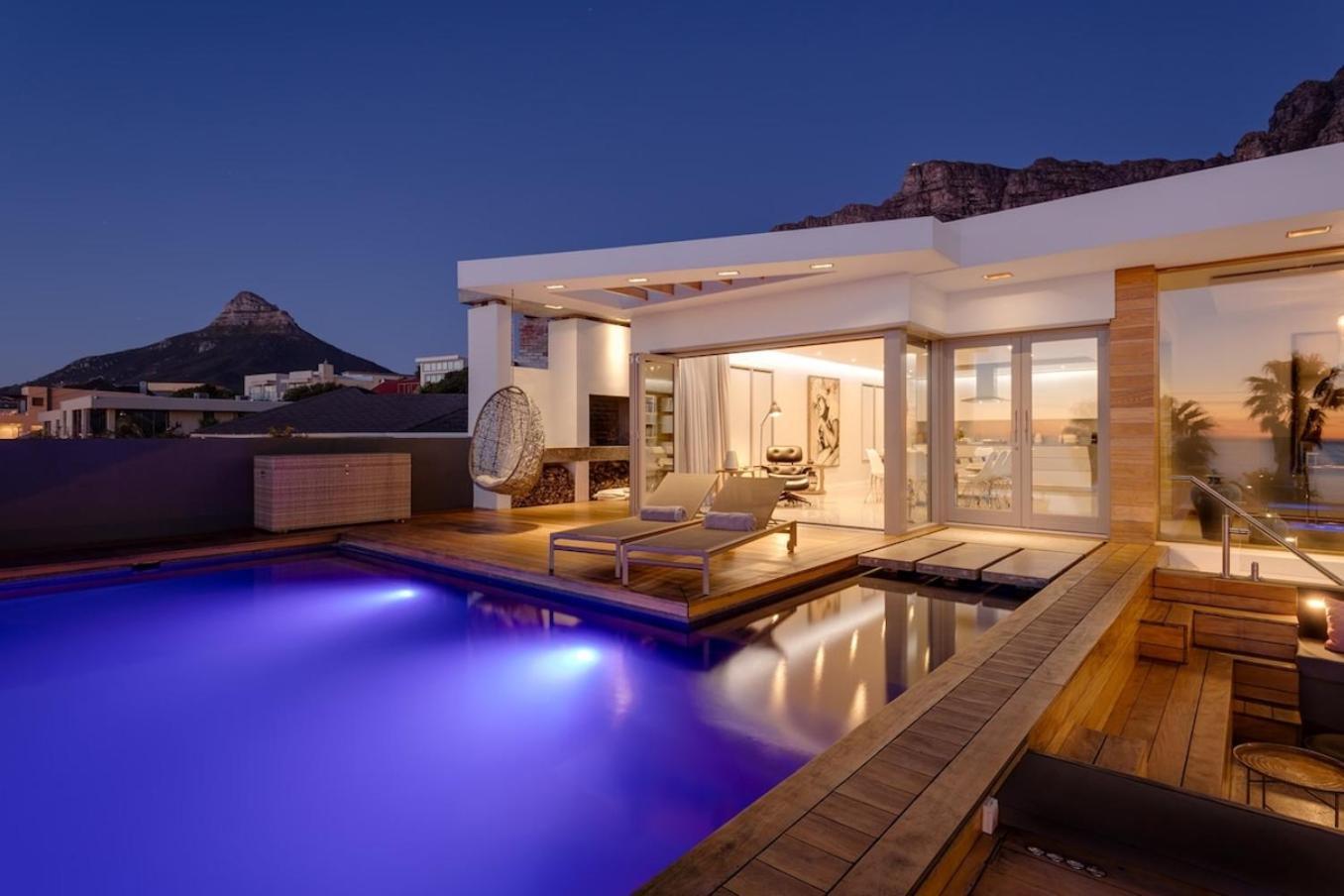 Villa Element House - Contemporary And Upmarket Cape Town