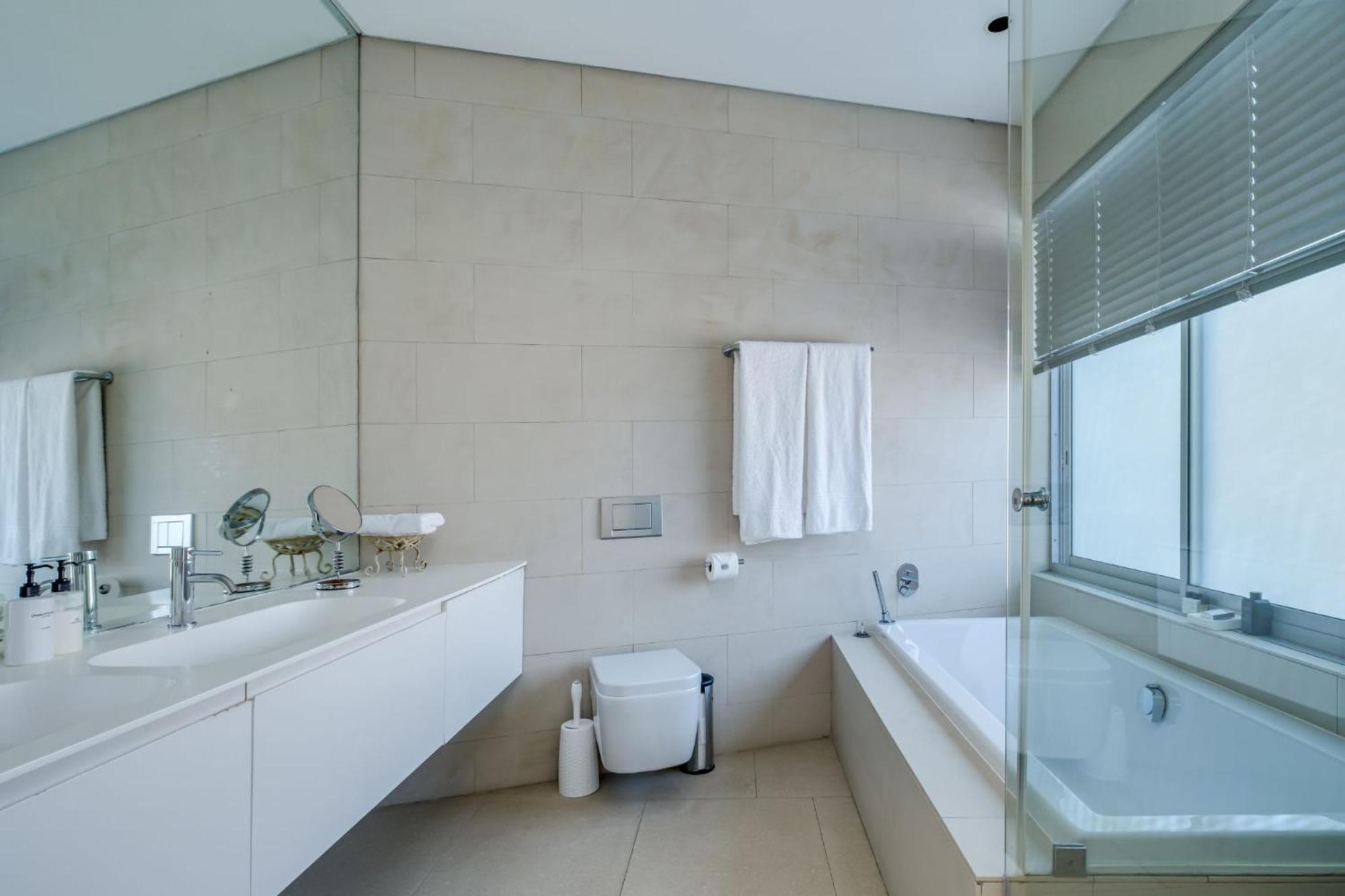 Silvertree * Cape Town