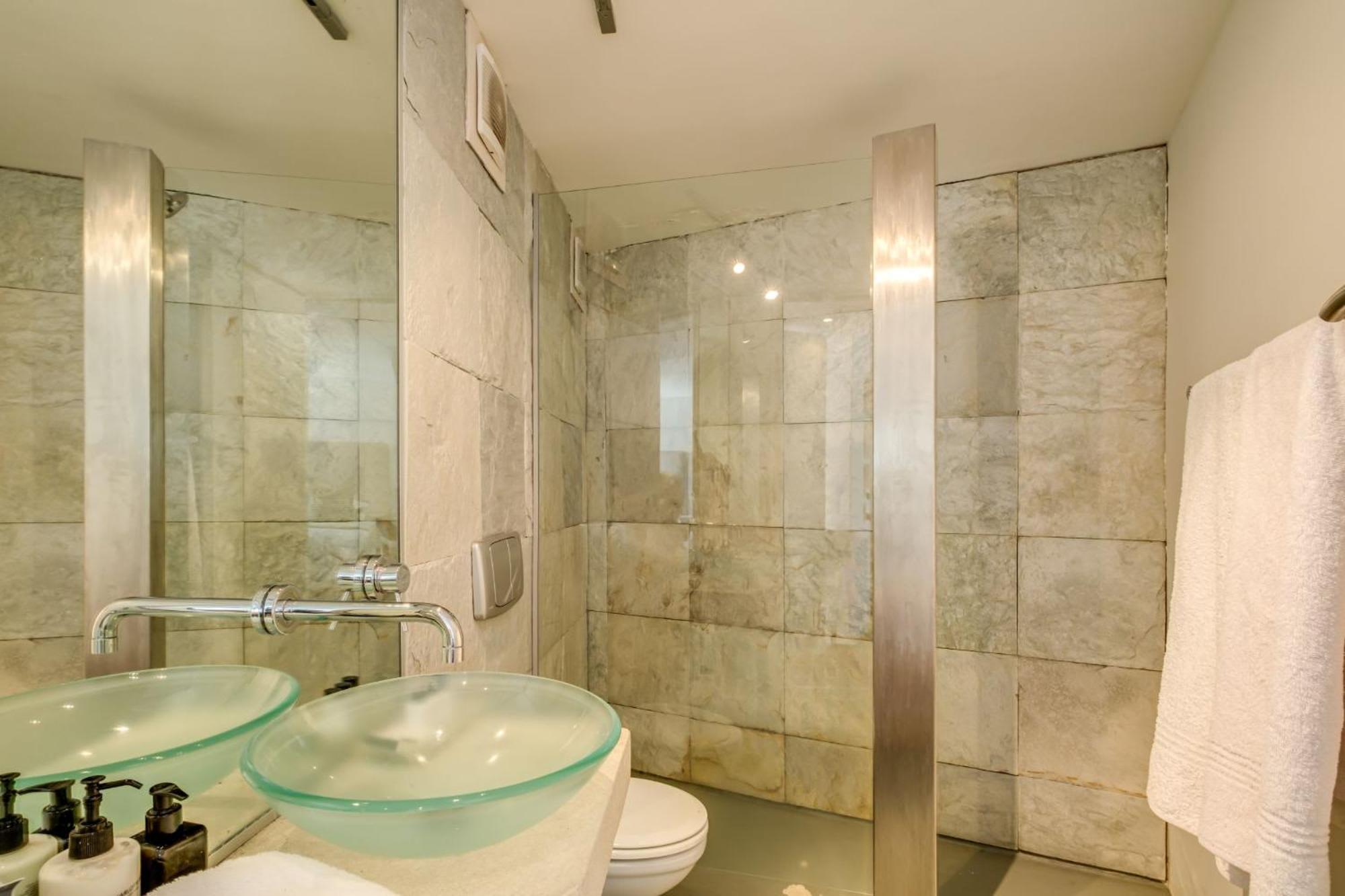 Silvertree Villa *