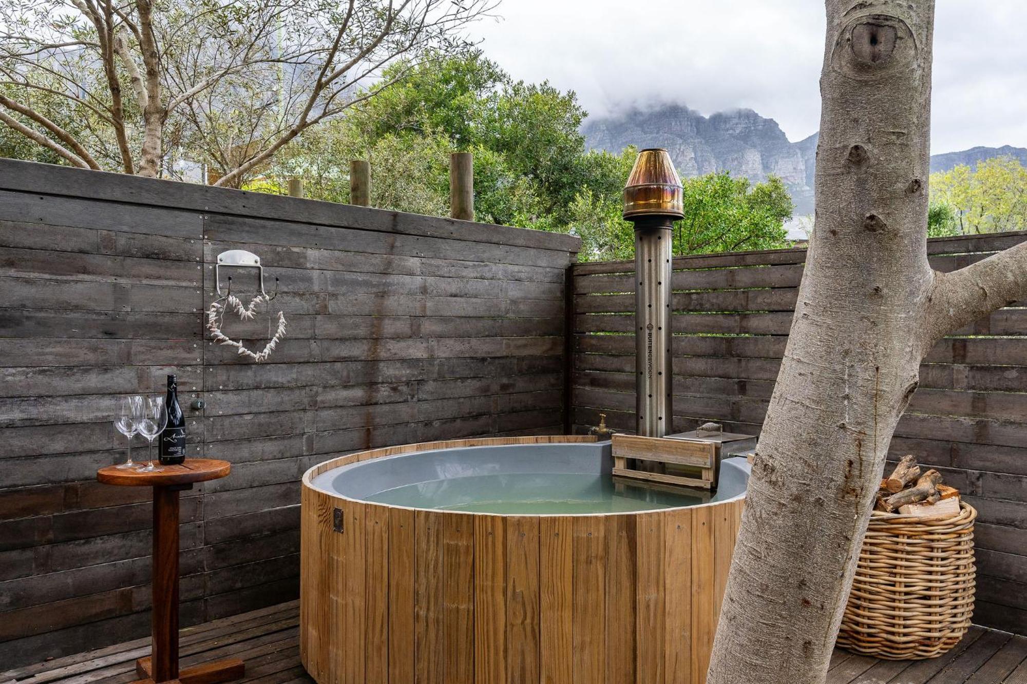 Bed & Breakfast Camps Bay Forest Pods