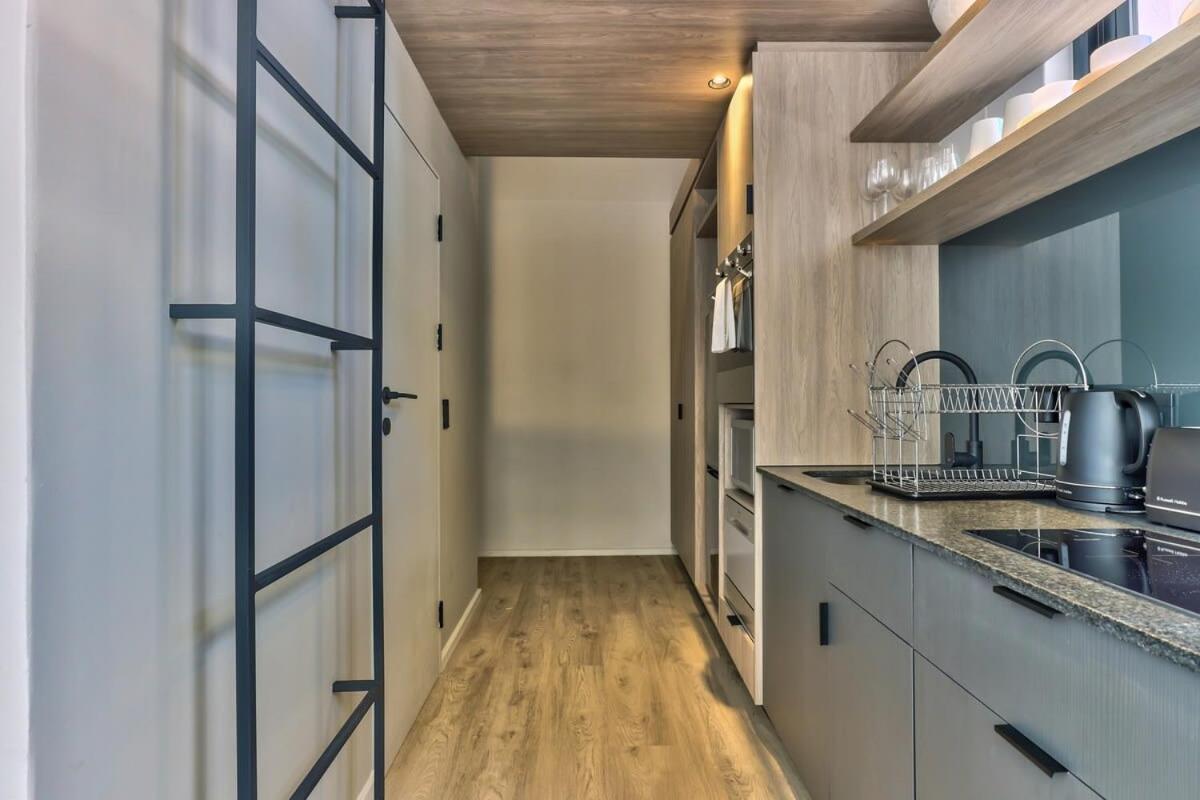 Apartment Charming Corner Unit At The Harri In The East