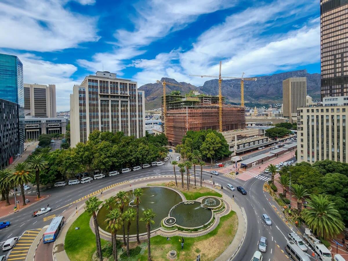 Apartment Stylish, Secure & Modern Work From Base Cape Town