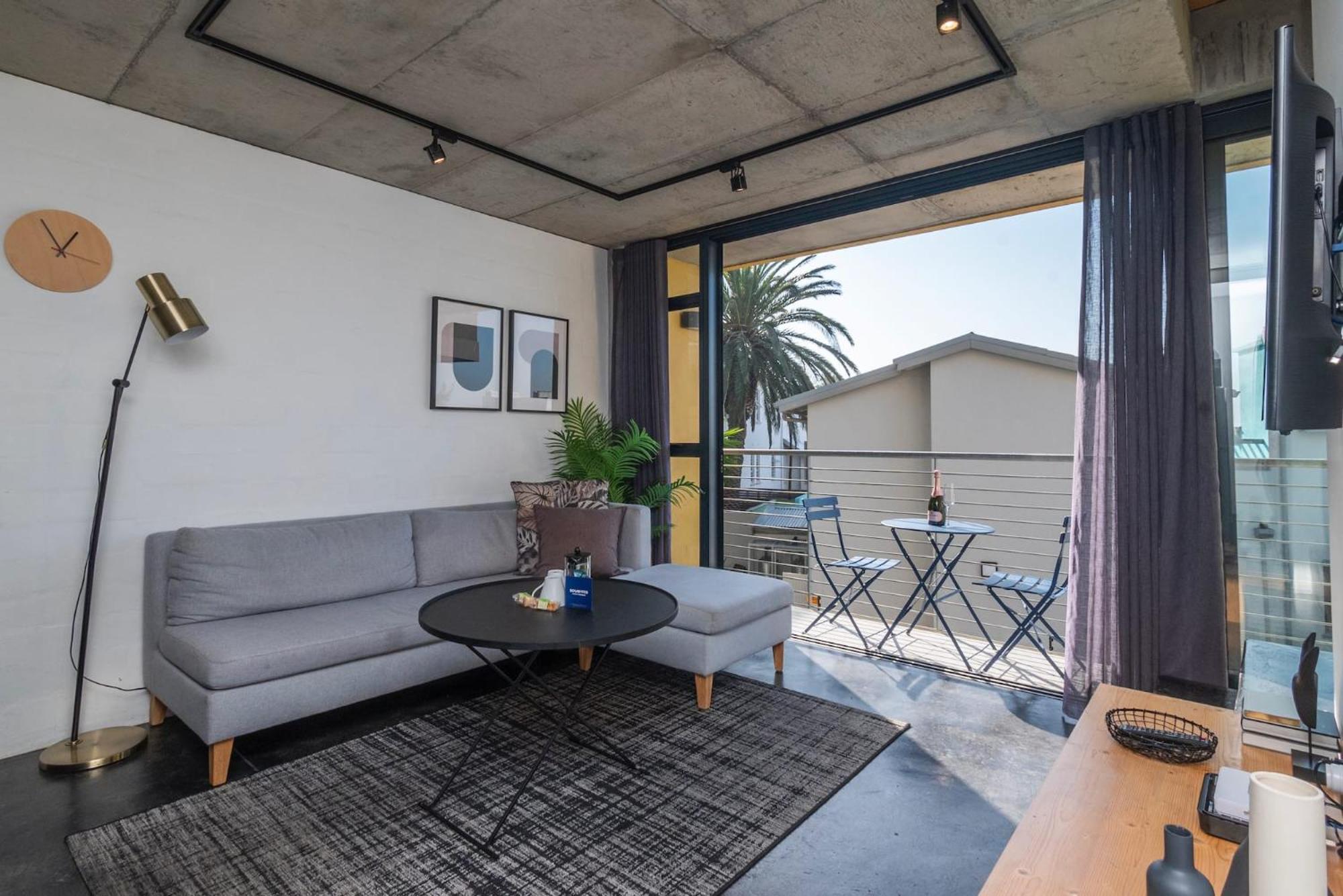 Apartment Forty On L Charming In Historic Bo-kaap