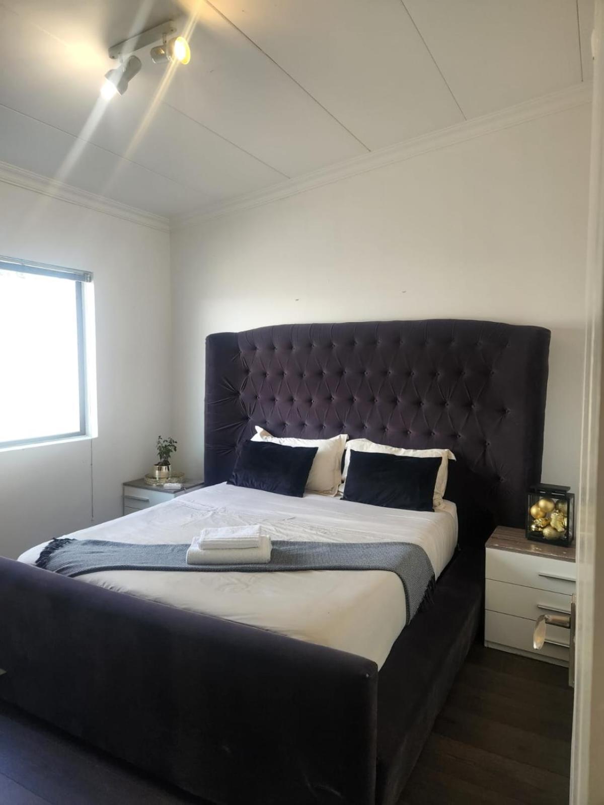 Private In A Mansion Homestay Cape Town