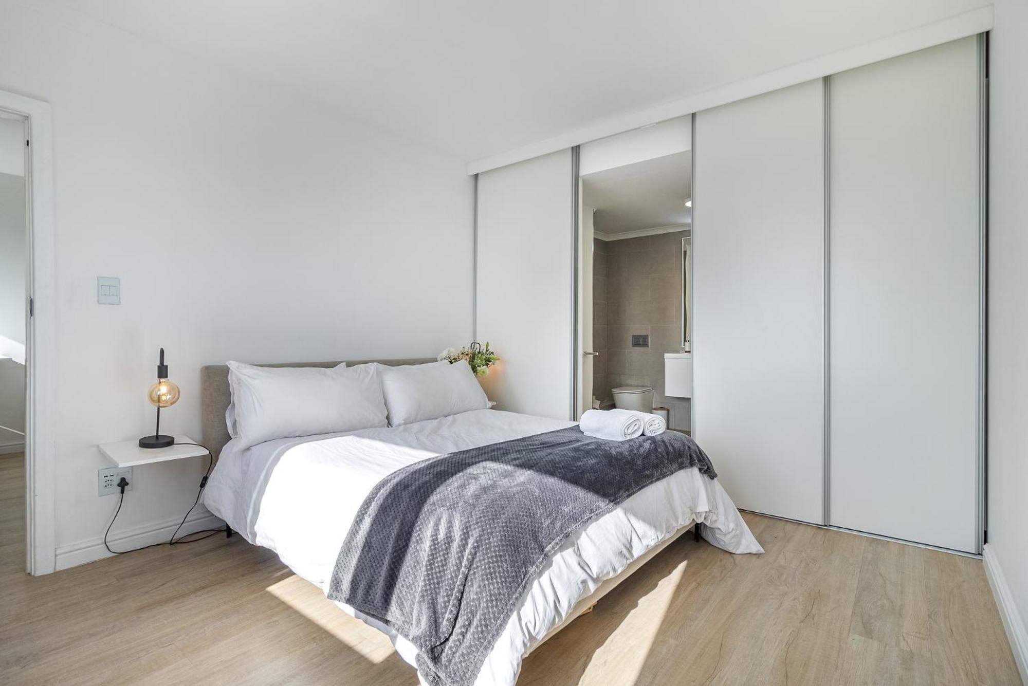Apartment 1 Bedroom Apartment, The Centurion, Seapoint, Cape Town, South Africa