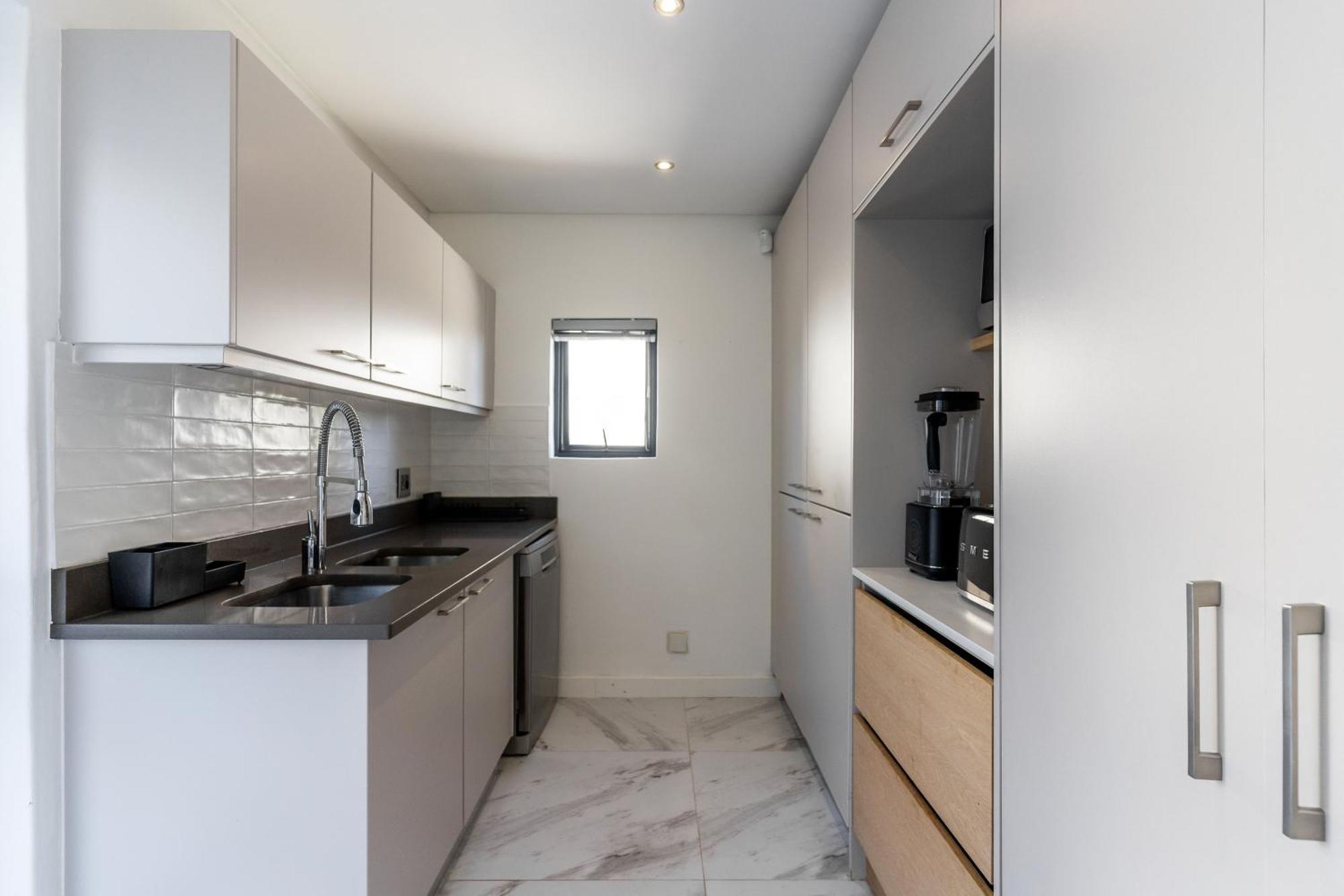 Villa Maison De La - Luxury Camps Bay With Pool And Ocean View *