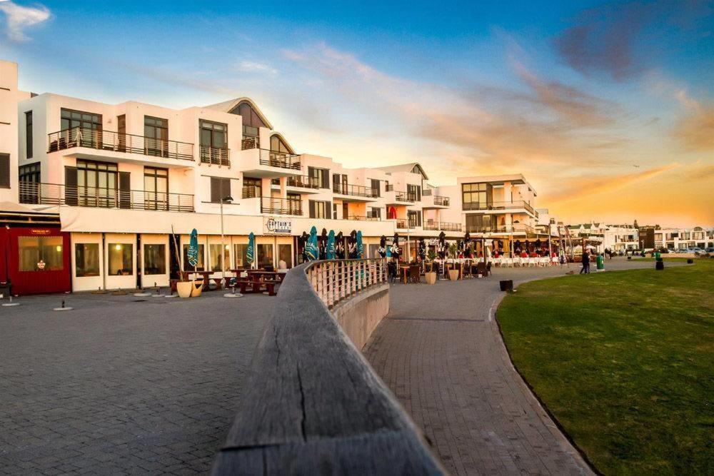 Modern Beachfront Studio- 133 Eden On The Bay * Cape Town