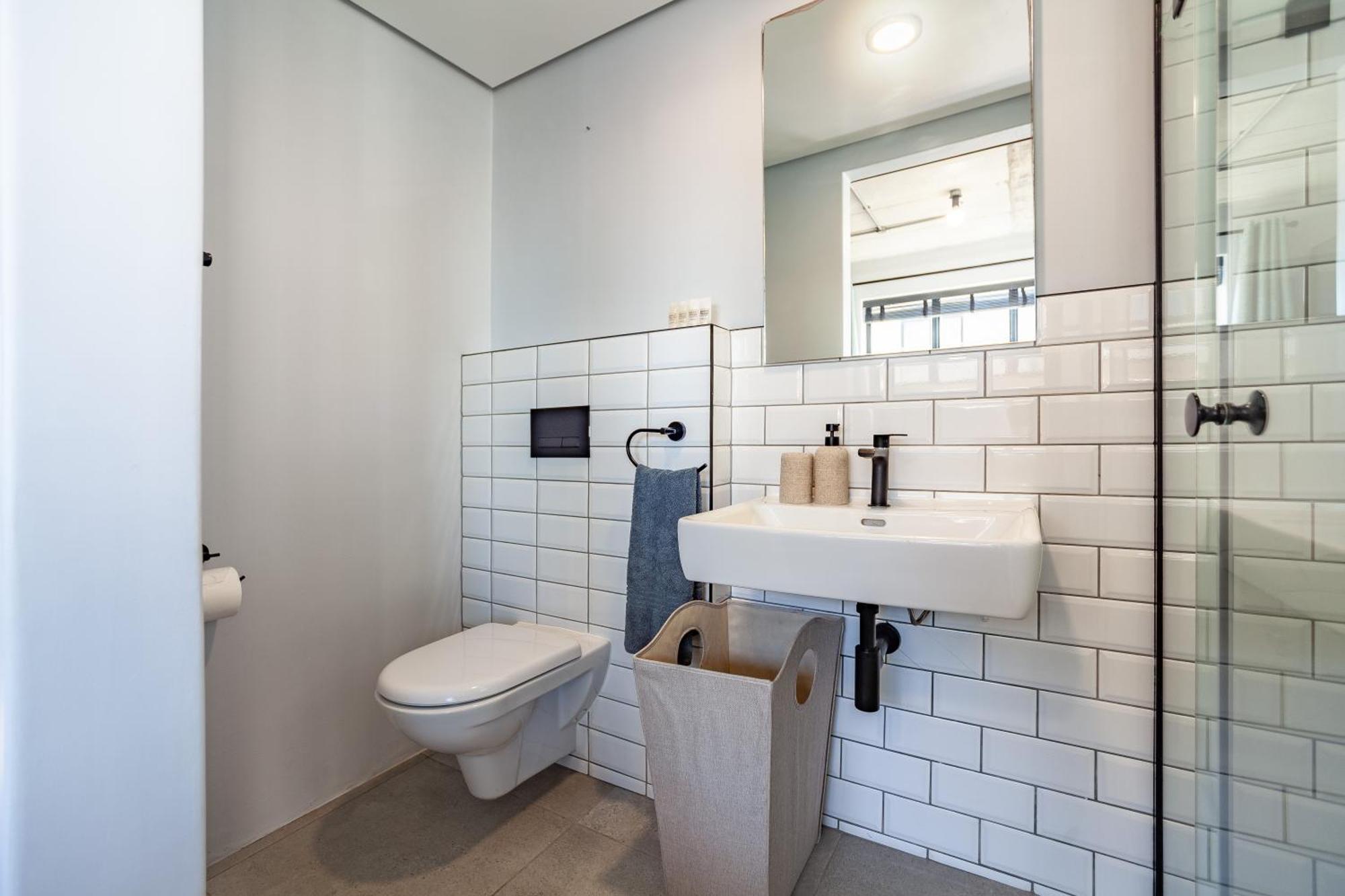 Couples Beachfront Mecca, Blouberg- 13 Manhattan Apartment Cape Town