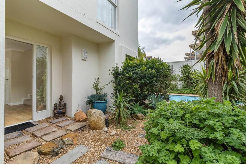 3 Bedroom Family Home, Houtbay, Cape Town, South Africa Cape Town