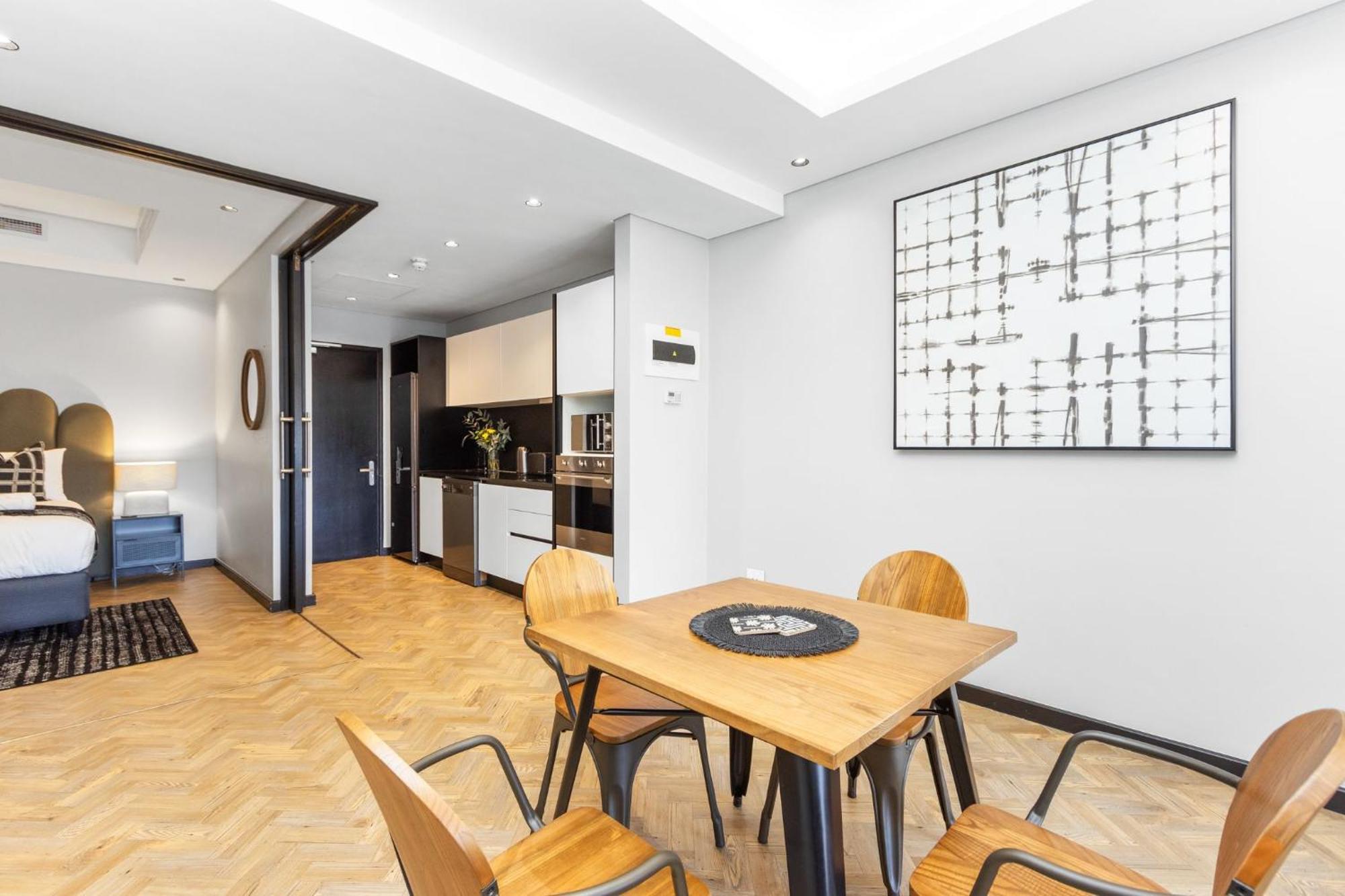 The Onyx 719 By Host Agents Apartment