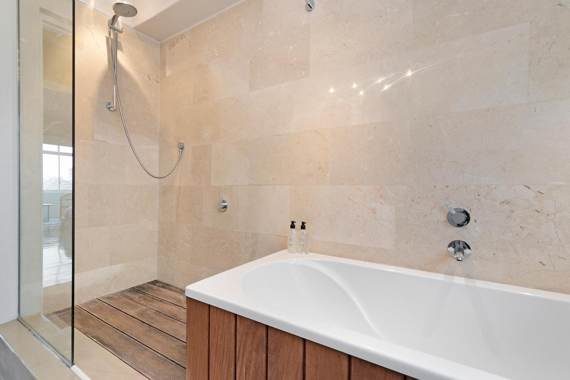 Chic 2br In Sea Point Apartment *