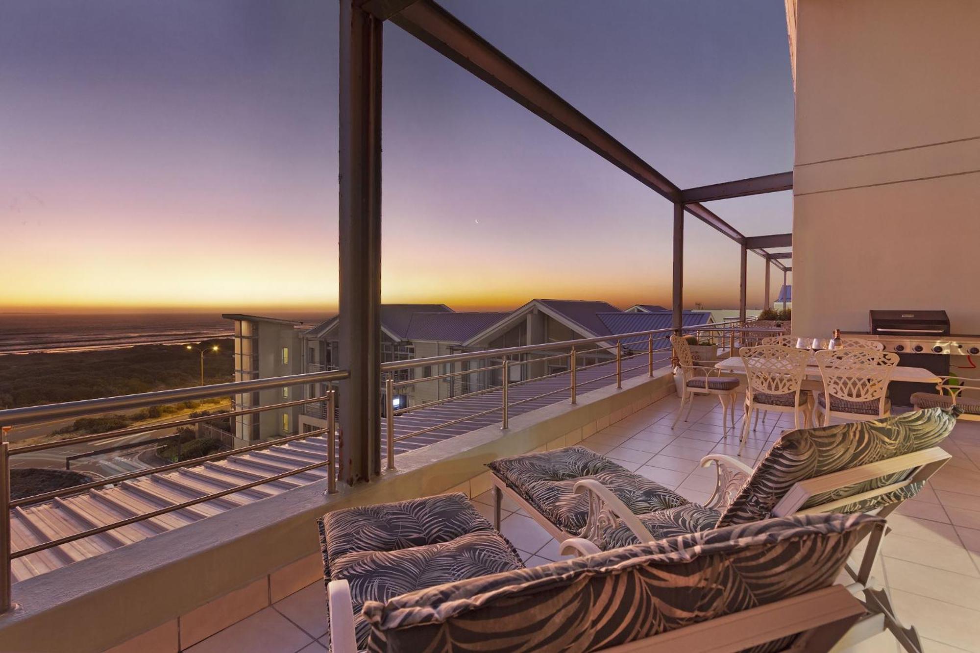 Seaside Village Penthouse F23 By Hostagents