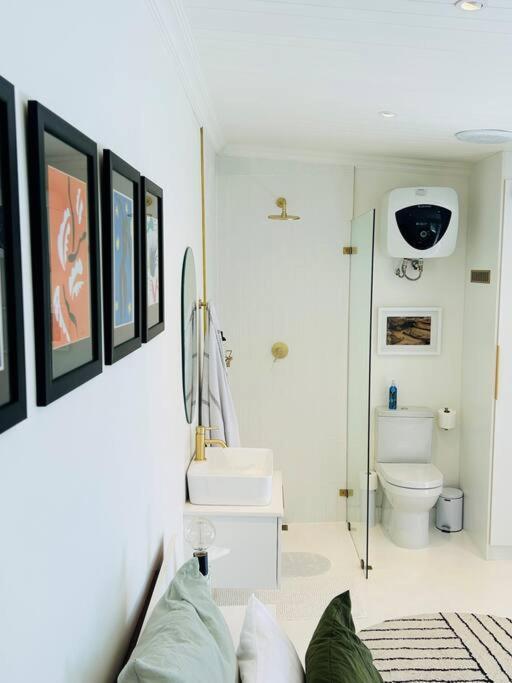 Stunning 2-bedroom House In Leafy Claremont Casa de férias *