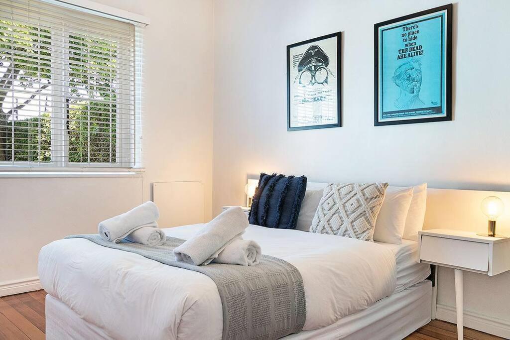 Stunning 2-bedroom House In Leafy Claremont Casa de férias