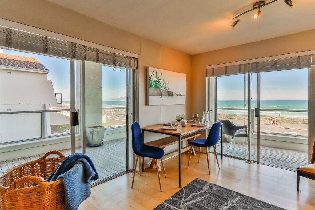 Beachfront Beauty Endless Sea And Mountain Views Apartment Cape Town