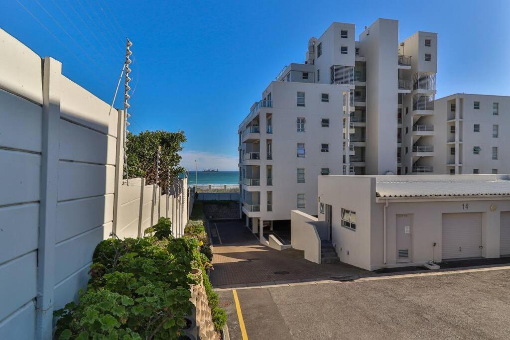 Apartment Beachfront Beauty Endless Sea And Mountain Views