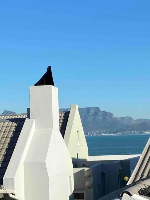 Tiny House By The Sea - Blouberg Beachfront Property * Cape Town