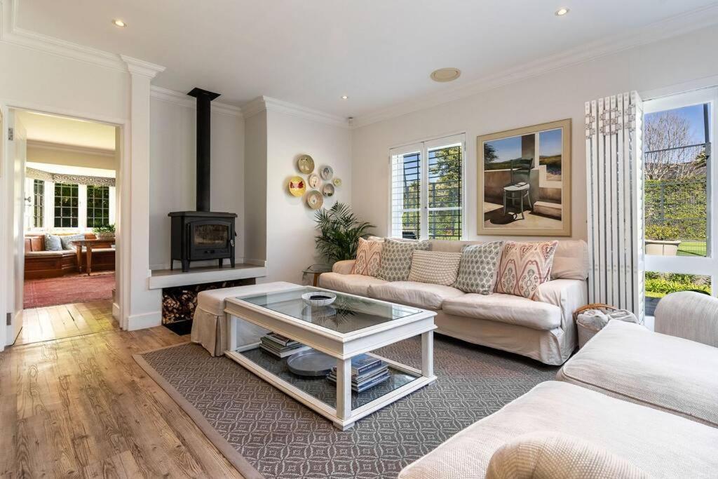 Elite Oasis With Private Padel Court *