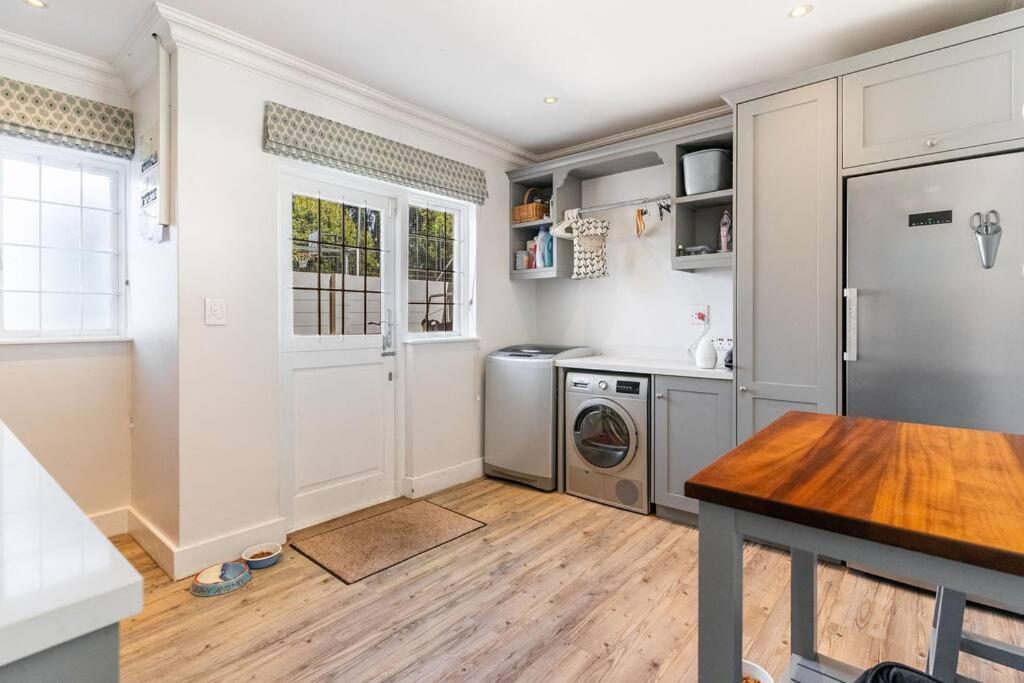 Elite Oasis With Private Padel Court