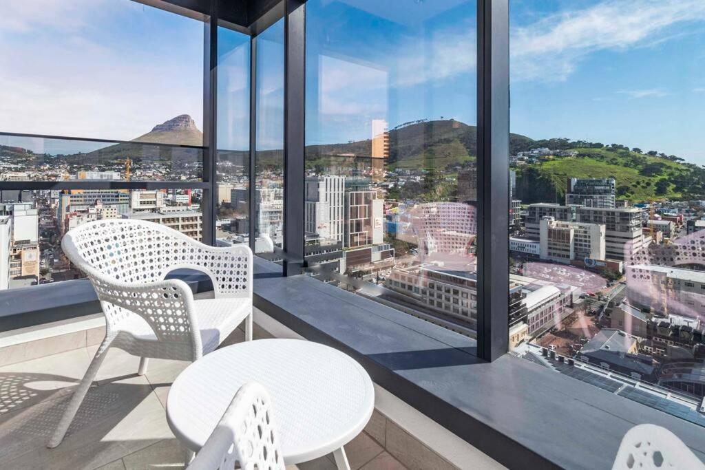 Stunning One Bed At The Rubik * Cape Town