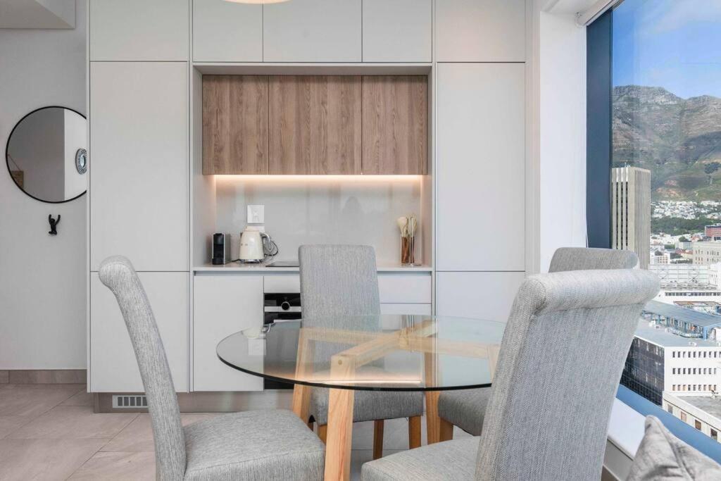 Apartment Stunning One Bed At The Rubik Cape Town