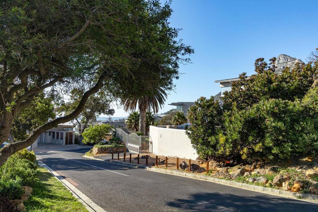 Charming 2 Bedroom, Garden Cottage, Camps Bay, Cape Town, South Africa