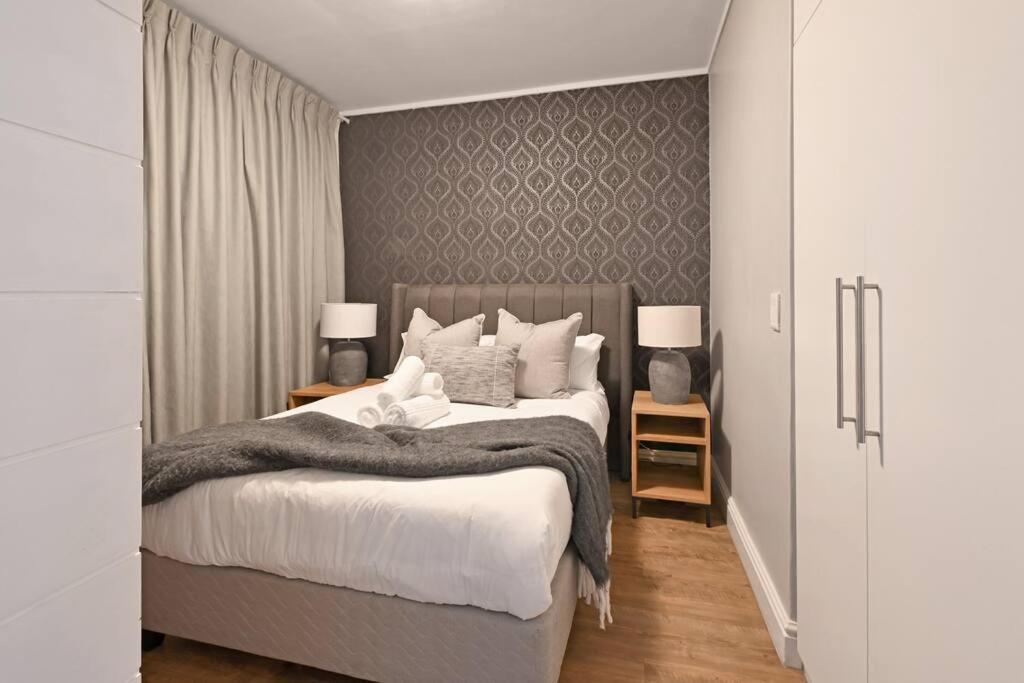Bella - Stylish 1-bed In Trendy De Waterkant With Balcony Apartment Cape Town