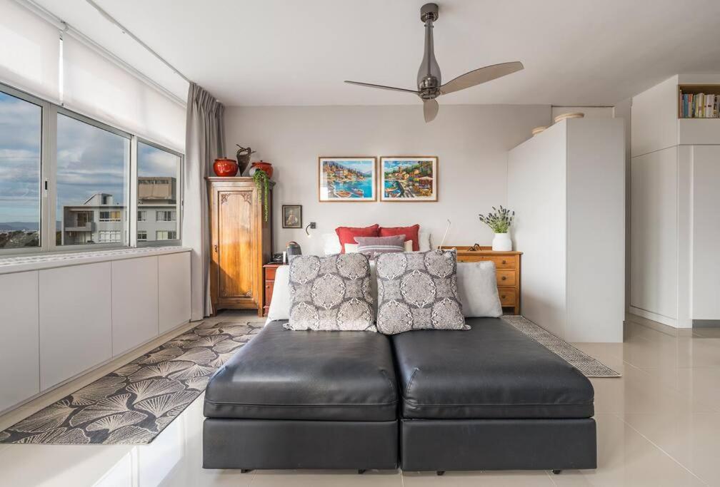 Modern Cozy In The Heart Of Point Cape Town