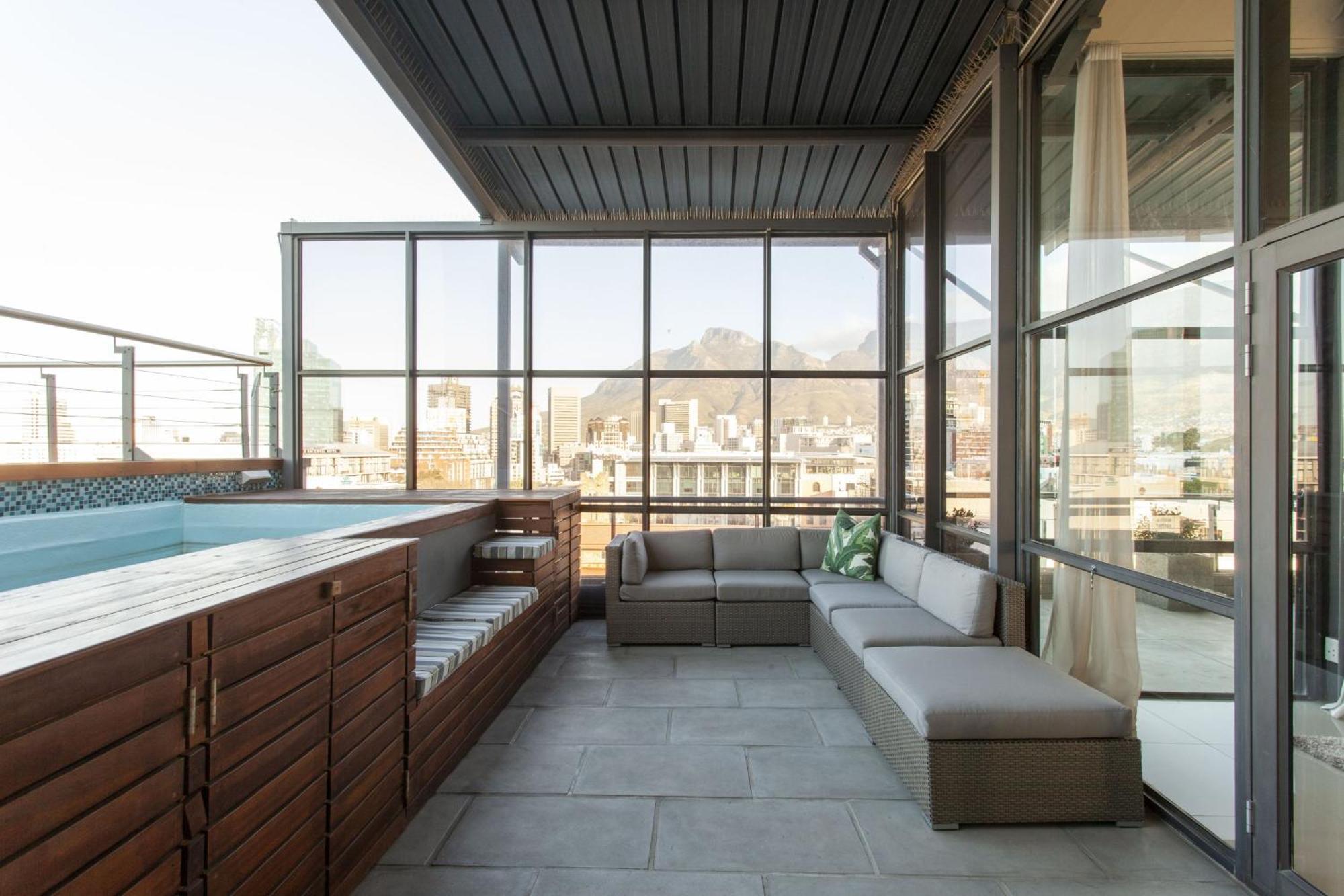 Luxe Penthouse With Private Rooftop Pool, Deck & Panoramic Views Apartamento *