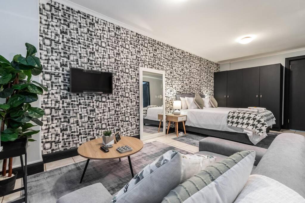 Inner Gem With Pool, Gym And Parking * Cape Town