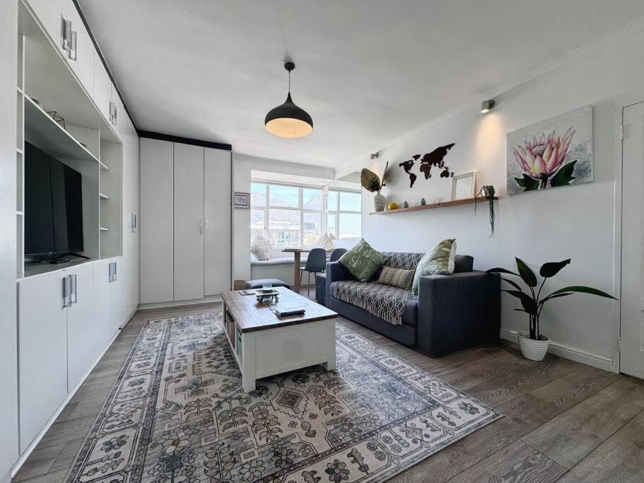 Apartment Elevated Elegance
