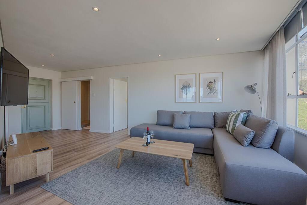 Gem On The Foothills Of Table Mountain!! * Cape Town