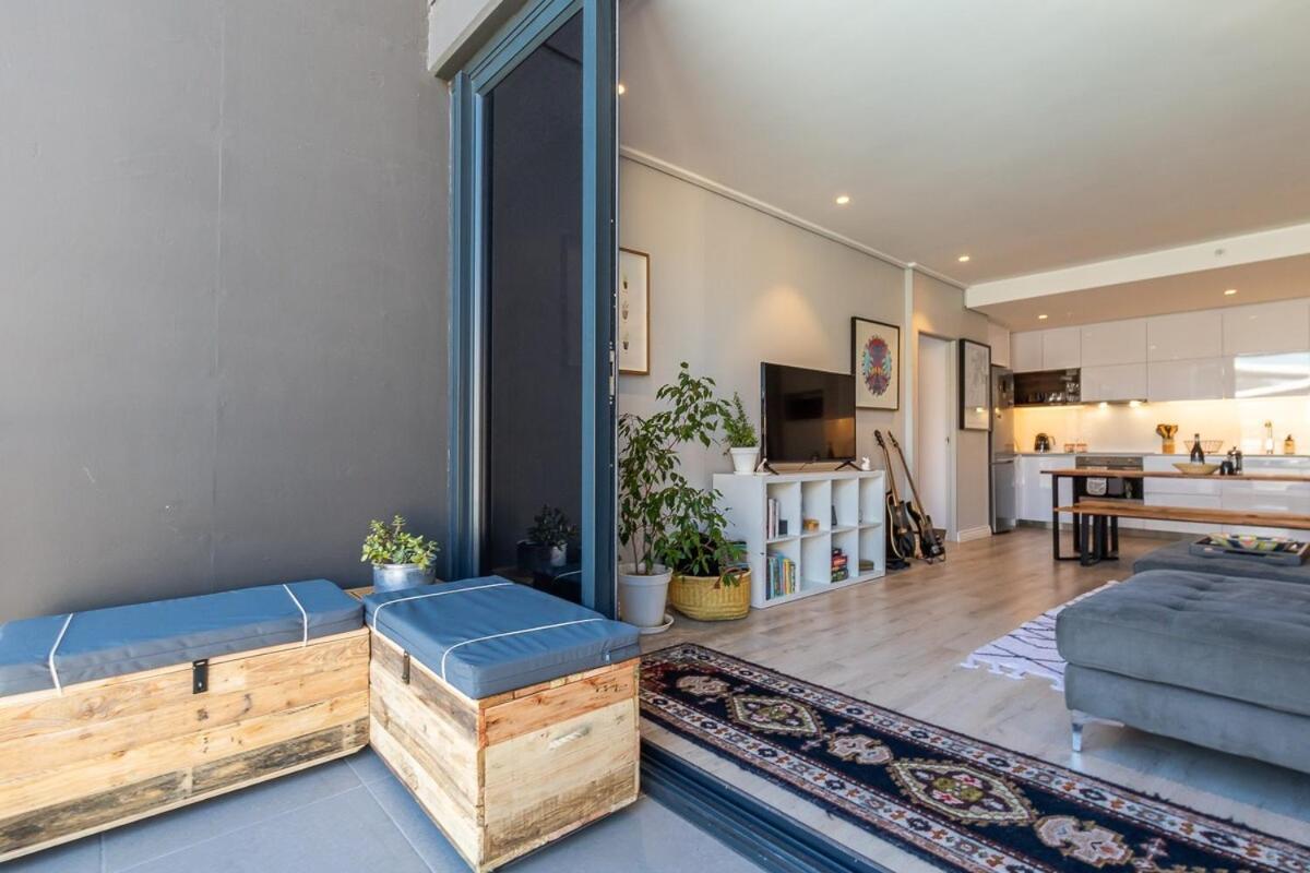 Modern Sanctuary In The Heart Of Cbd W Pool, Outdoor Gym * Cape Town