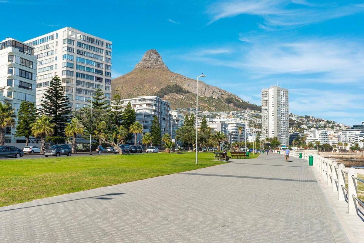 Apartment Stunning Brand New Apartment, Pool, Wifi, Secure Cape Town