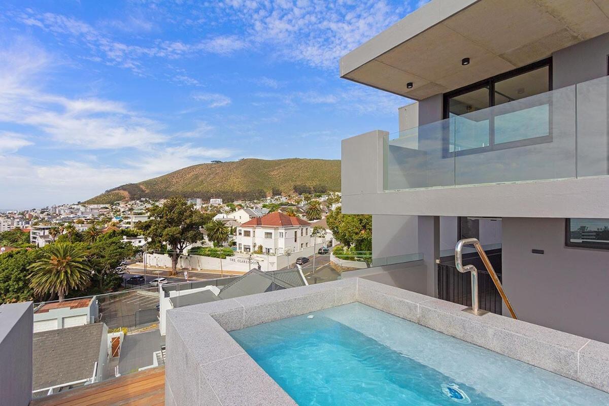 Stunning Brand New Apartment, Pool, Wifi, Secure Cape Town
