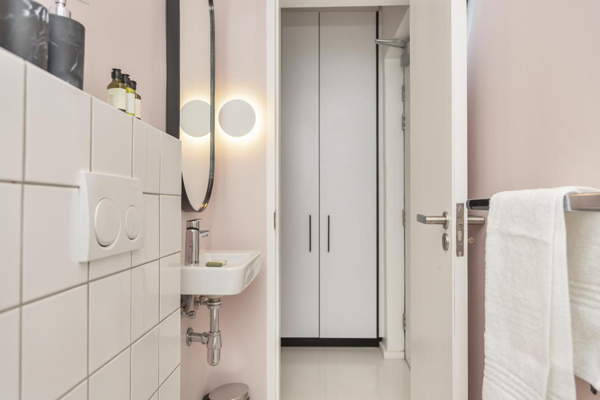 Apartment 508 The Flamingo Netflix Aircon Cape Town