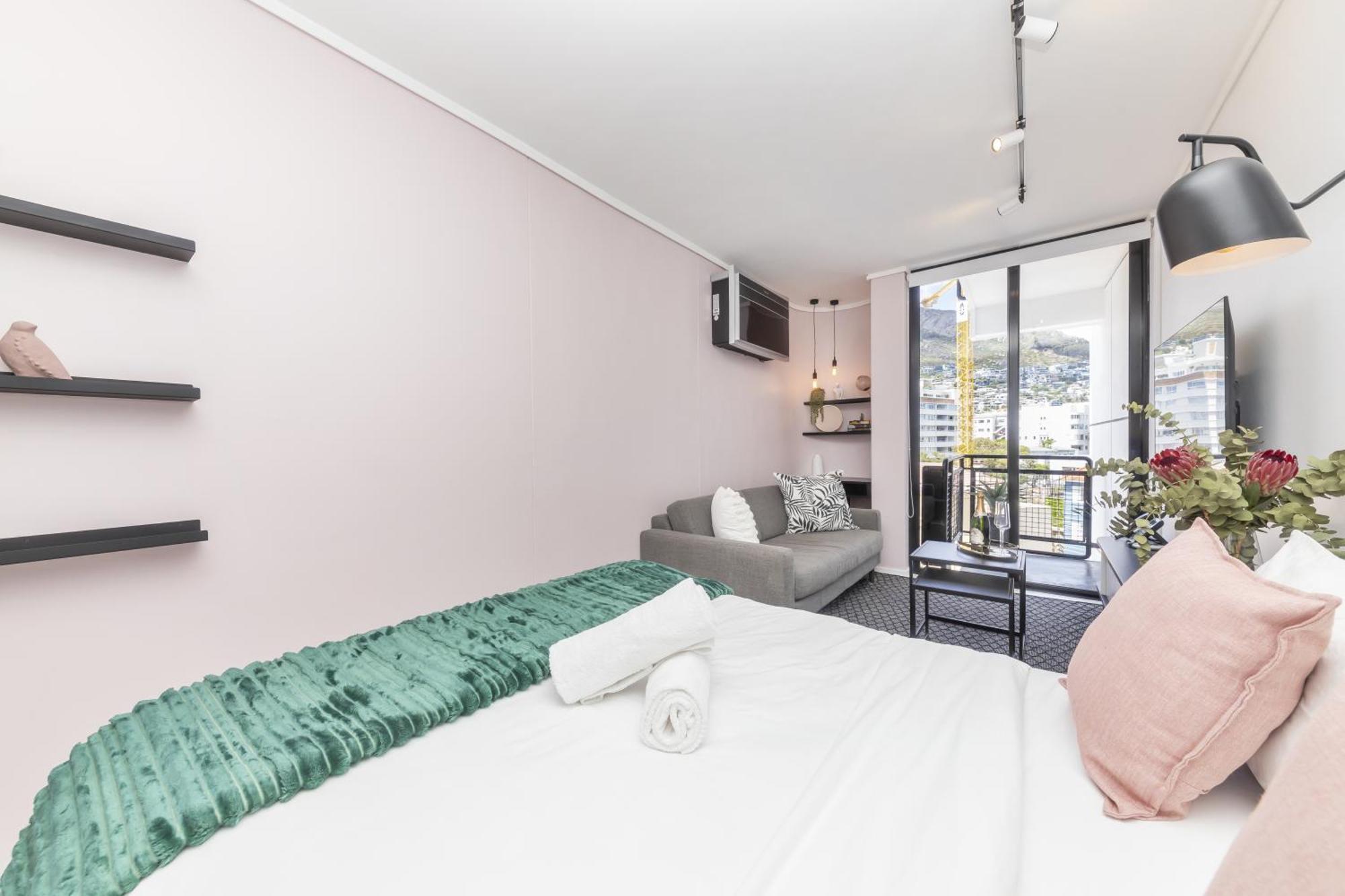 508 The Flamingo Netflix Aircon Cape Town