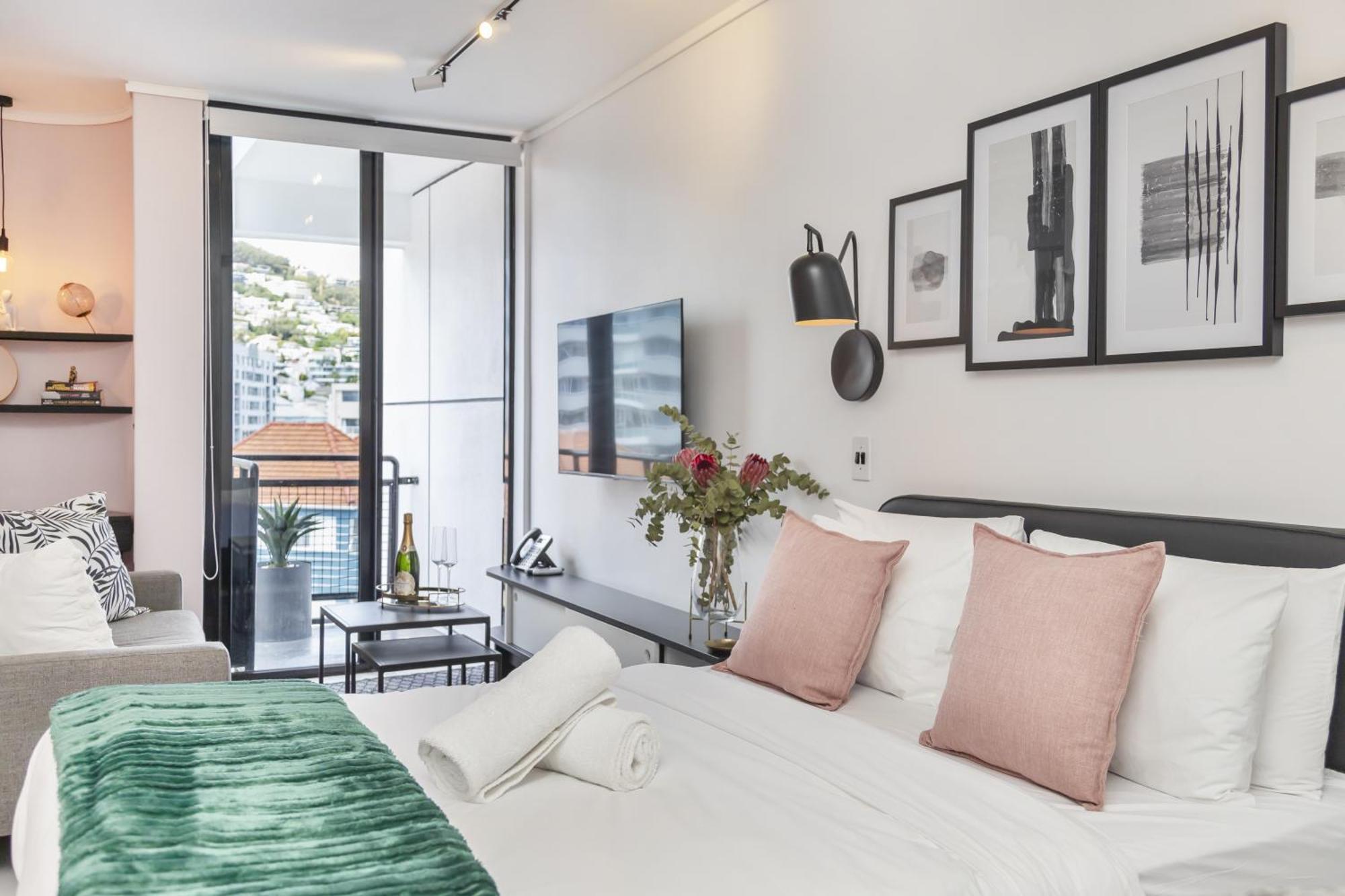 Apartment 508 The Flamingo Netflix Aircon *