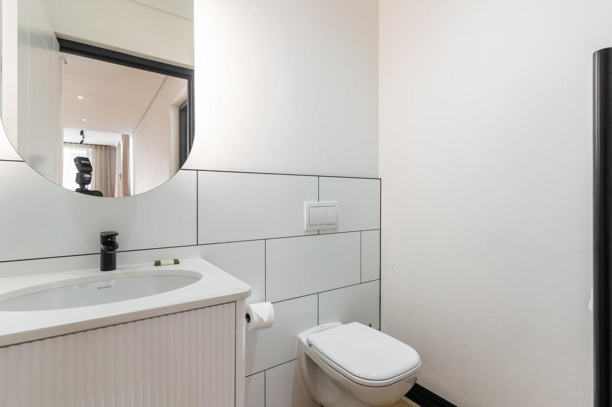 Apartment 204 Marvol - Sea Point 1 Bedroom - Private Balcony *