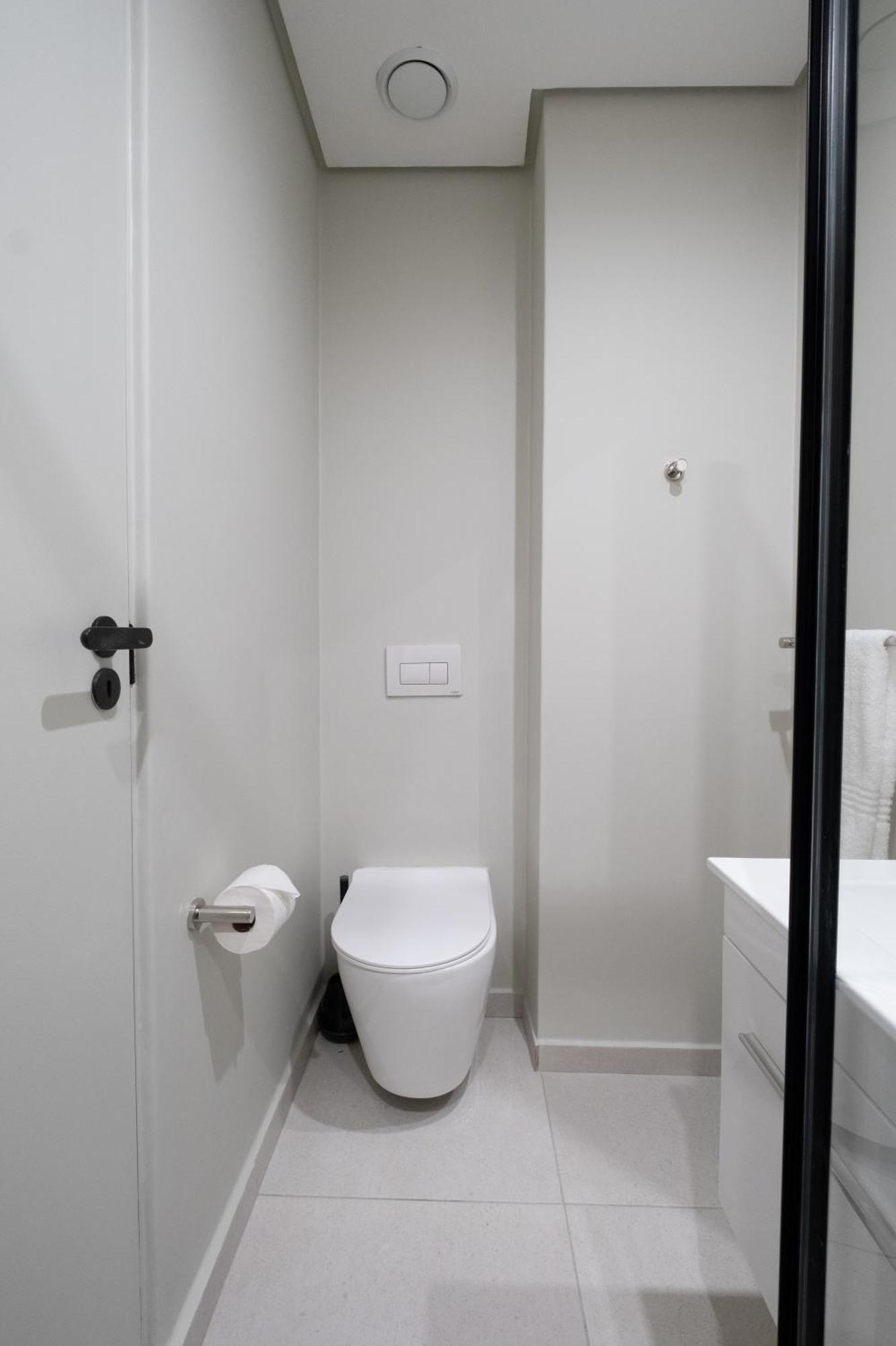 The Rose 407: Modern With Rooftop Pool * Cape Town