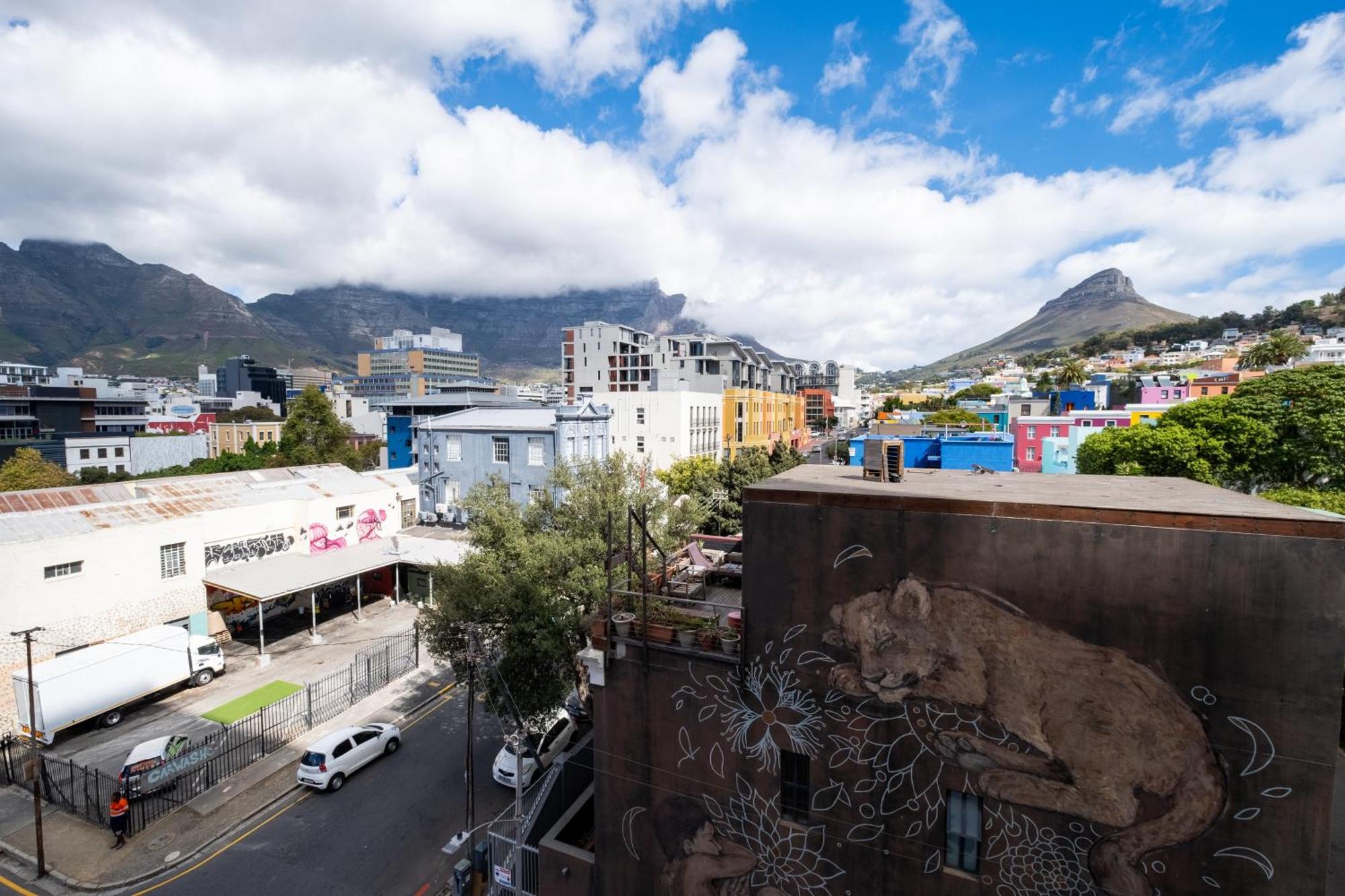 The Rose 407: Modern With Rooftop Pool Apartment Cape Town