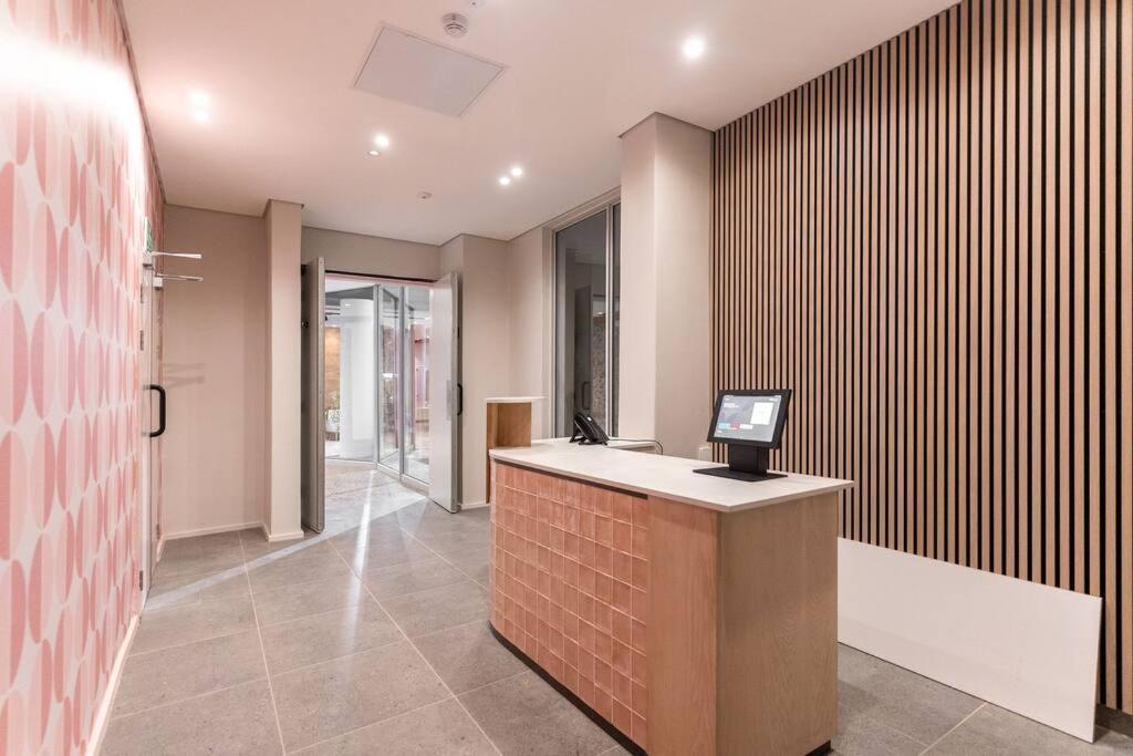 Apartment The Rose 602: Modern With Views