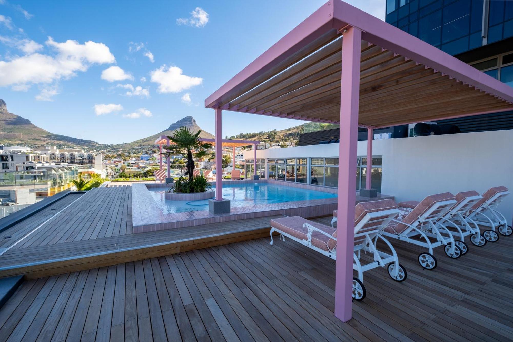 The Rose 602: Modern With Views Apartment *