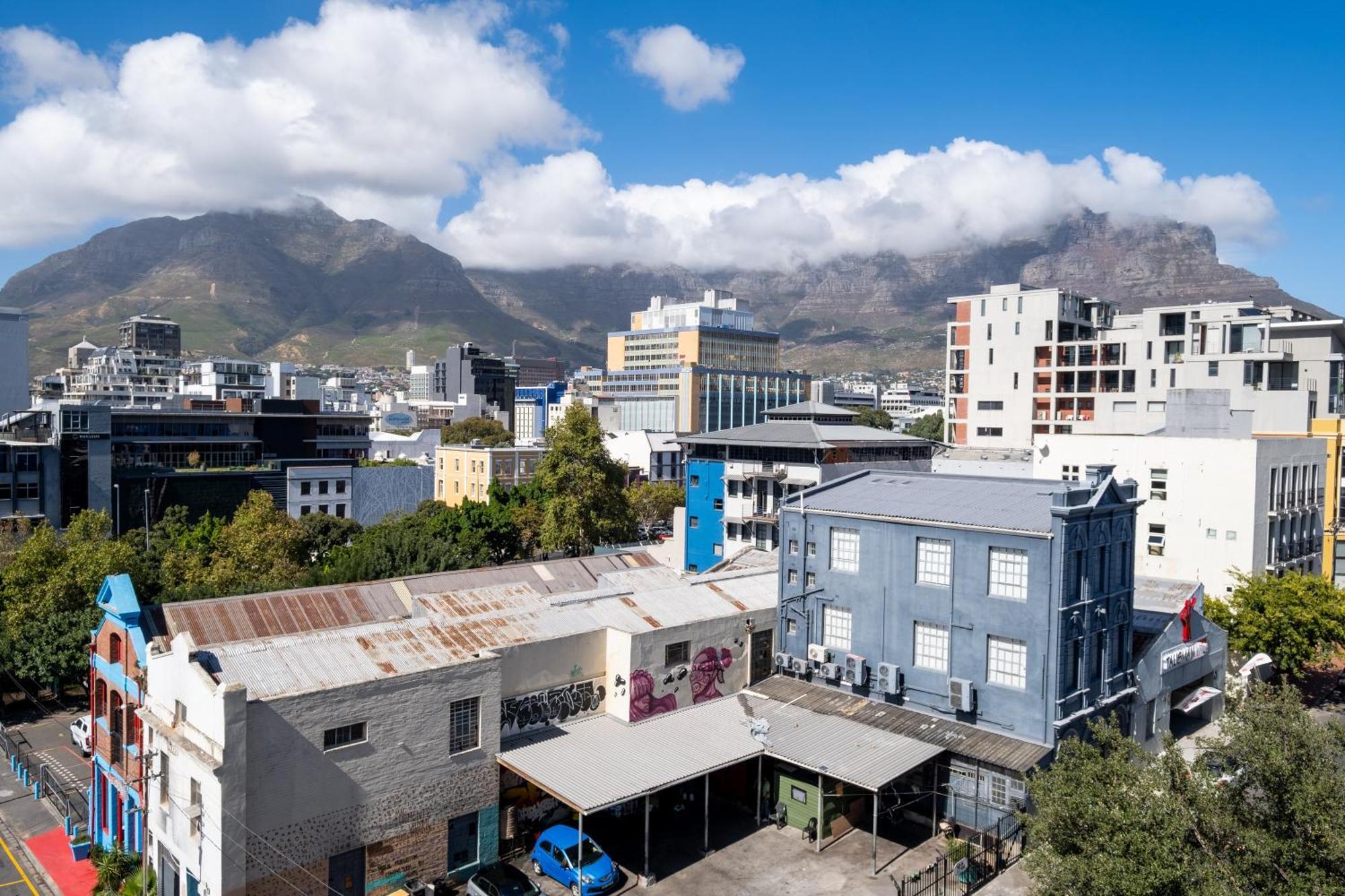 The Rose 602: Modern With Views * Cape Town