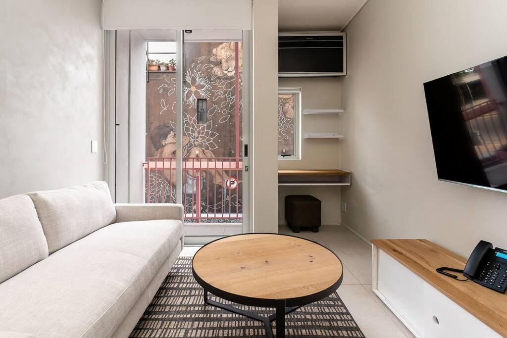 The Rose 303: City Centre Studio * Cape Town