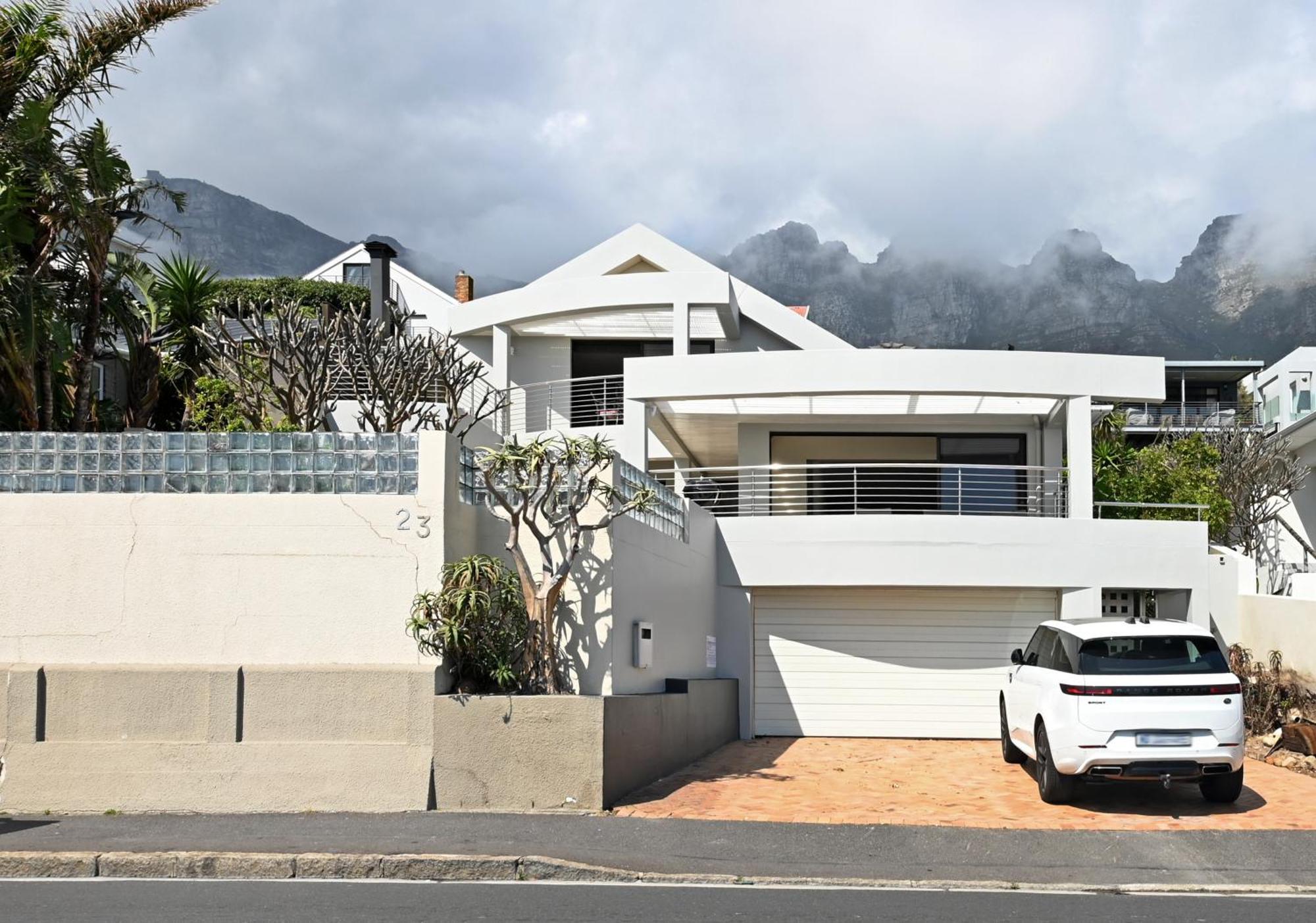 Pousada Bakoven Blue With Ocean Views, Pool And No Load Shedding *