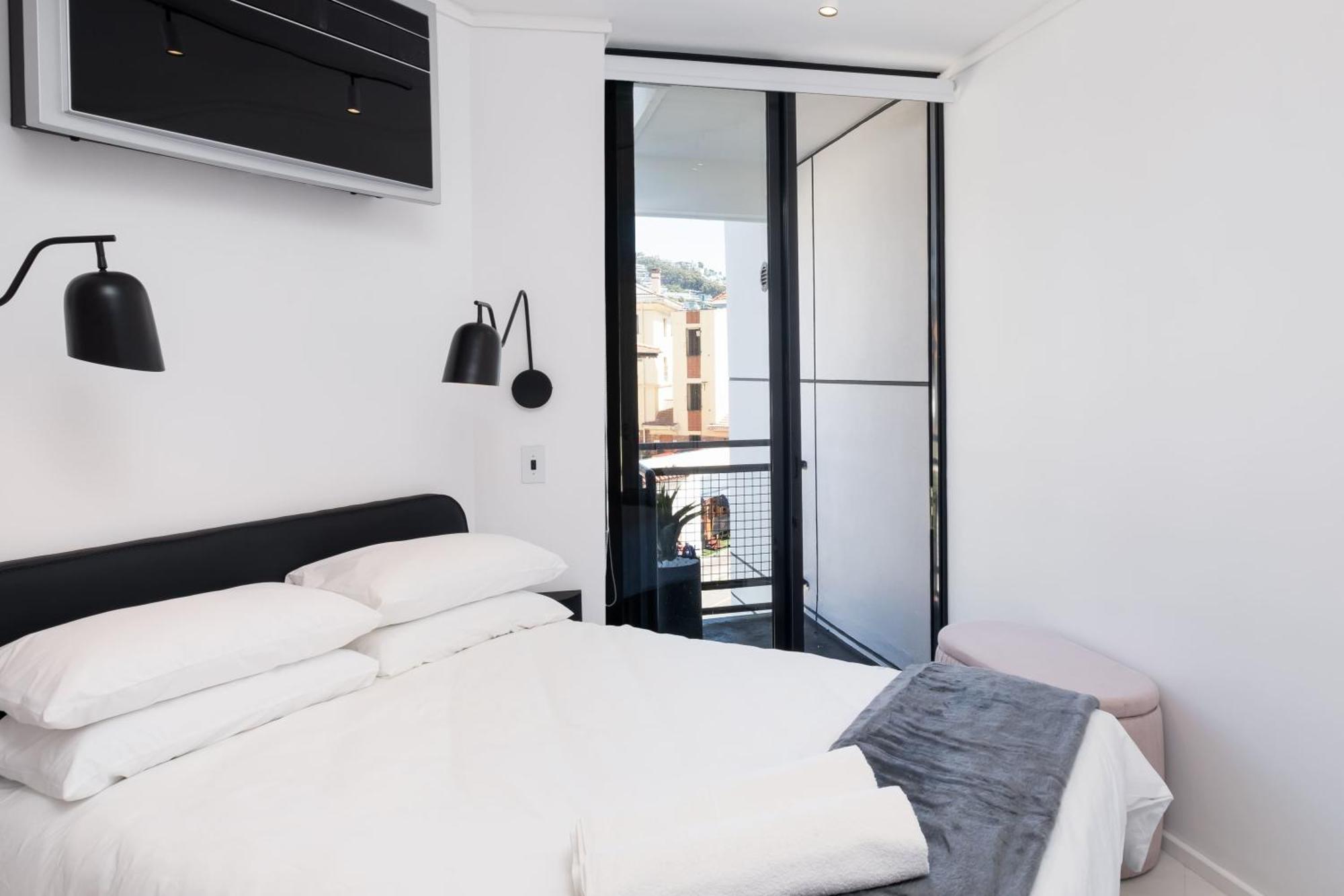 Apartment Flamingo 203: Sea Point Aprt With Mountain Views