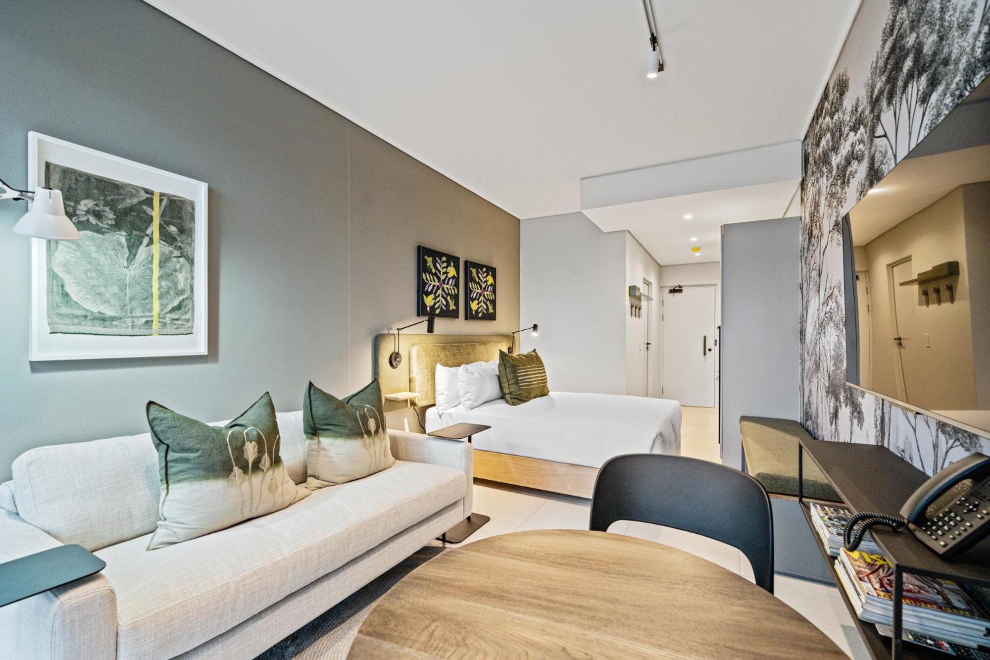 The Rose 502-city Centre Aprt With Rooftop Pool