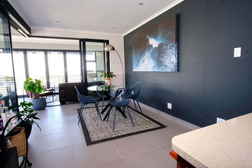 The Cozy Lily Penthouse Apartment *